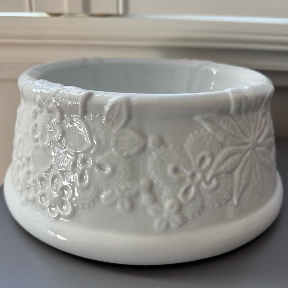 Oscar de la Renta pet / dog / cat ceramic bowl, brand new!